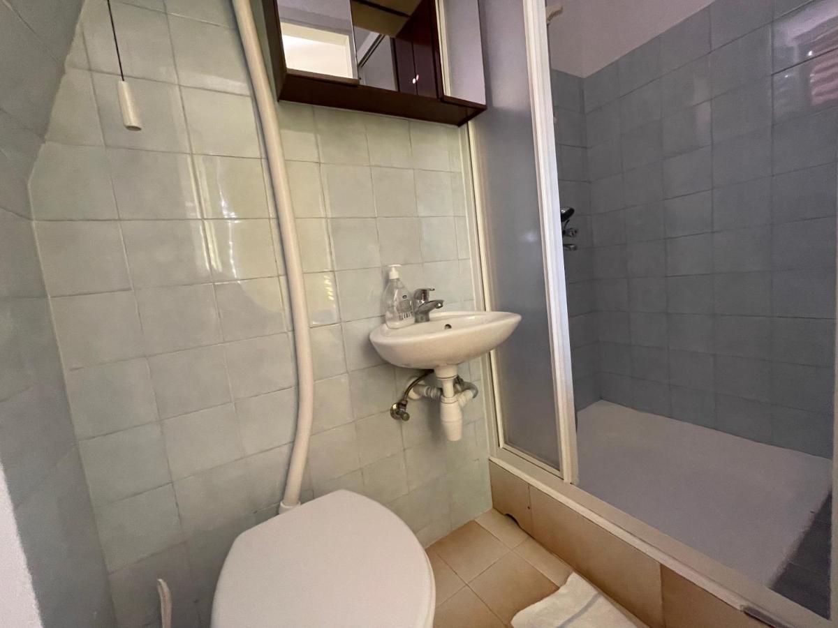 Hvar Guesthouse - Double Bedroom With Private Bathroom Jelsa (Hvar) Exterior foto