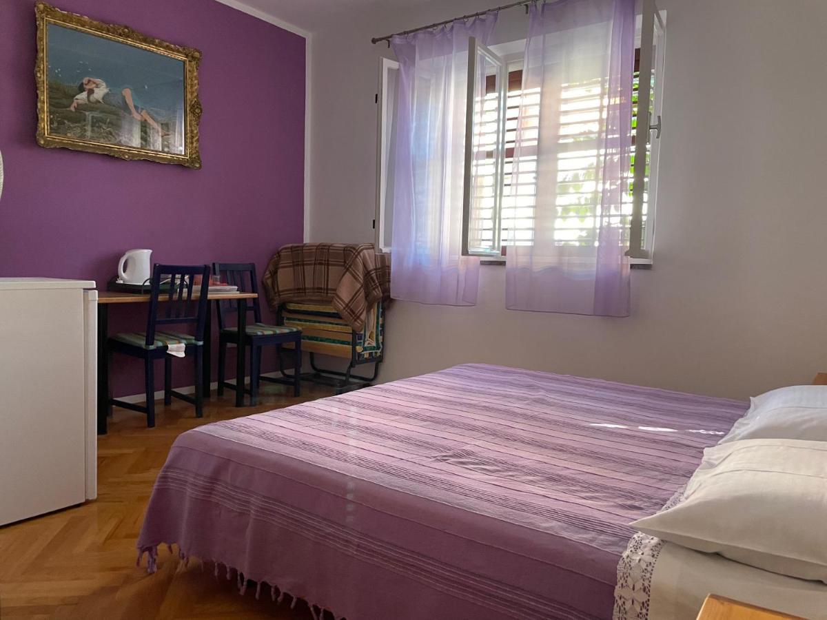 Hvar Guesthouse - Double Bedroom With Private Bathroom Jelsa (Hvar) Exterior foto