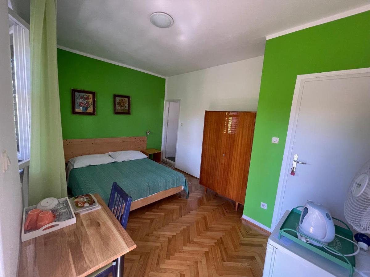 Hvar Guesthouse - Double Bedroom With Private Bathroom Jelsa (Hvar) Exterior foto