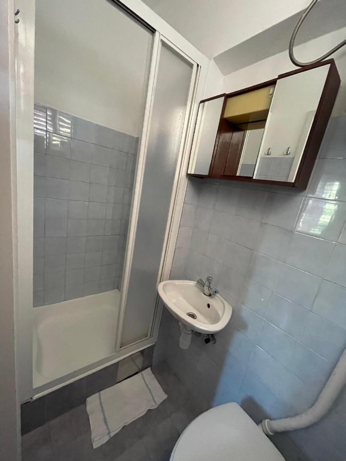 Hvar Guesthouse - Double Bedroom With Private Bathroom Jelsa (Hvar) Exterior foto