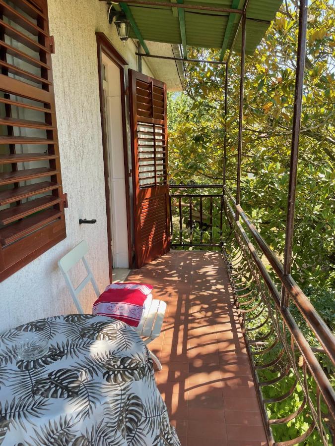 Hvar Guesthouse - Double Bedroom With Private Bathroom Jelsa (Hvar) Exterior foto