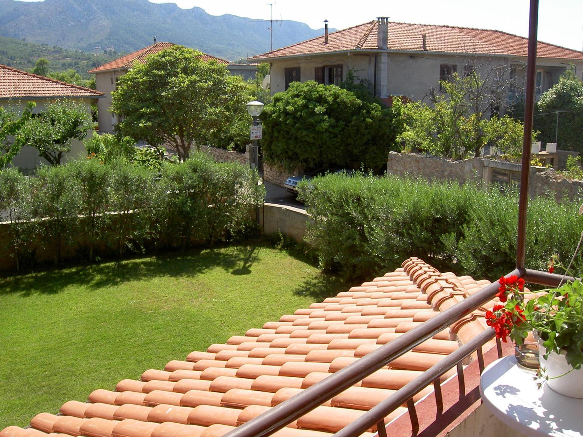 Hvar Guesthouse - Double Bedroom With Private Bathroom Jelsa (Hvar) Exterior foto